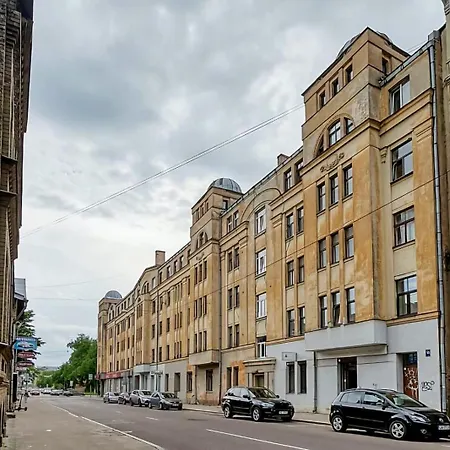 Modern 2 Bedroom In The Centre Riga