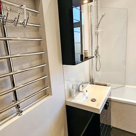 Modern 2 Bedroom In The Centre Рига