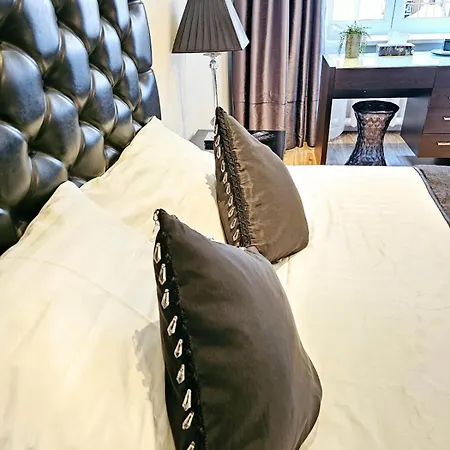 Modern 2 Bedroom In The Centre Riga